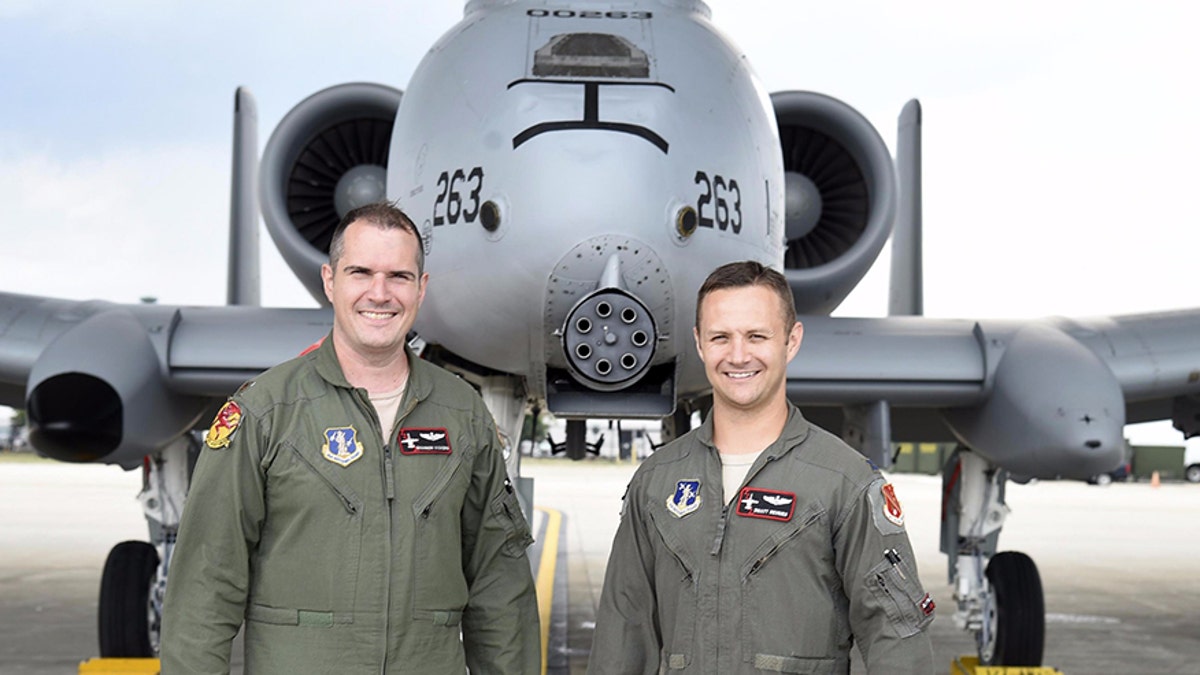 a-10 pilots crew