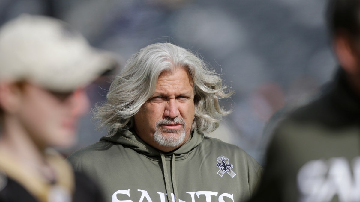 Rob Ryan dari Saints mencoba mengalihkan perhatian dari dirinya sendiri saat dia menghadapi tim yang memecatnya
