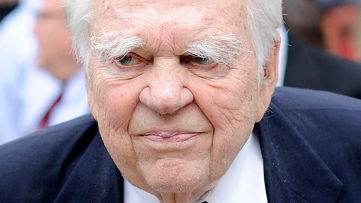 a76120f8-TV Andy Rooney 60 Minutes