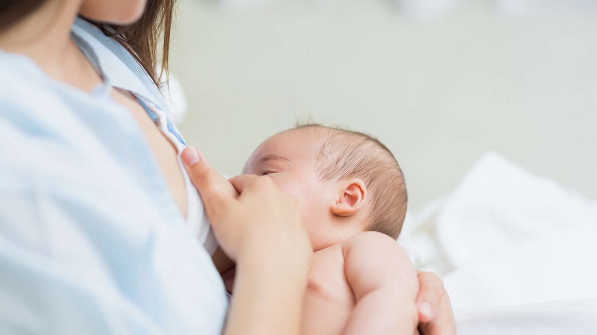 a7ce9b6b-breastfeeding istock