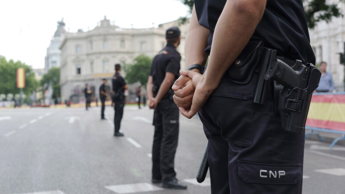 498497869AY028_THE_CORONATI