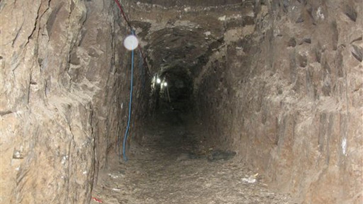 ae051197-Drug Tunnel