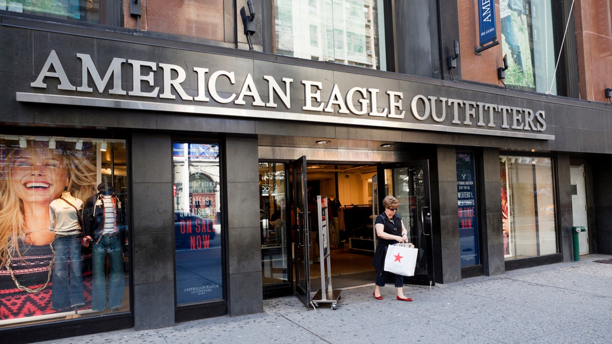 American Eagle Outfitters istock