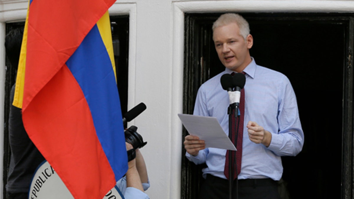 af6f26c8-APTOPIX Britain WikiLeaks Assange