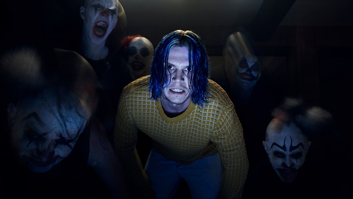 AMERICAN HORROR STORY: CULT -- Pictured: Evan Peters as Kai Anderson. CR: Frank Ockenfels/FX