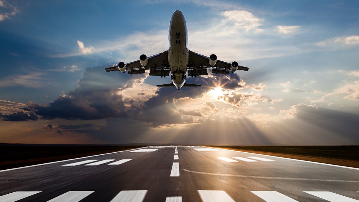 42b0e540-airplane istock