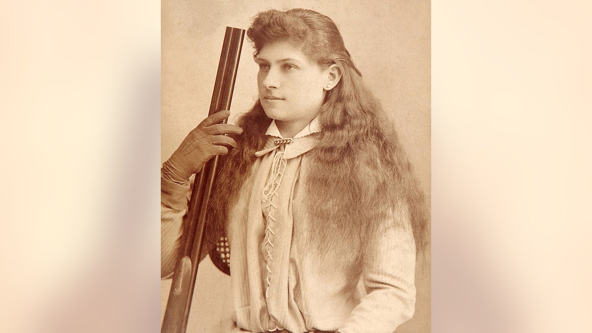 annie oakley wikimedia