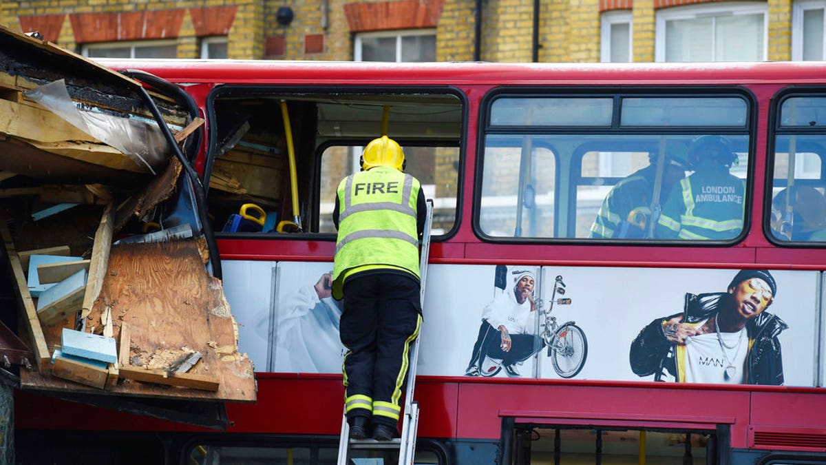 dd68c8df-london bus crash
