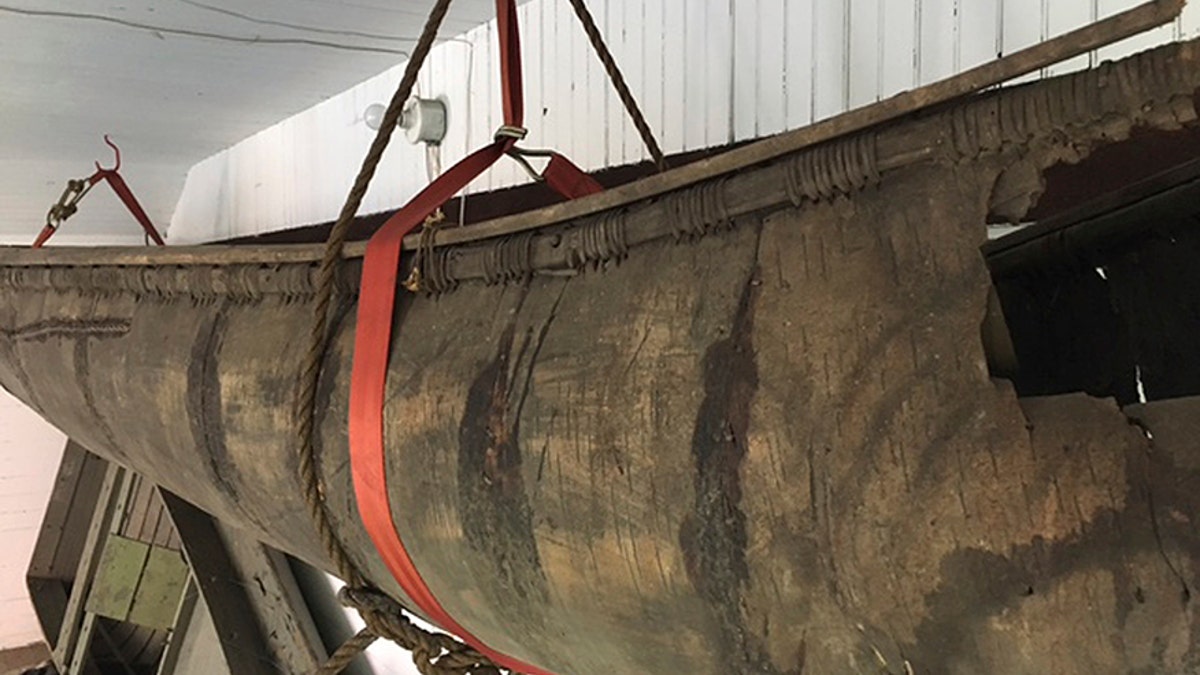 Native American canoe from 1700s preserved at Maine museum | Fox News