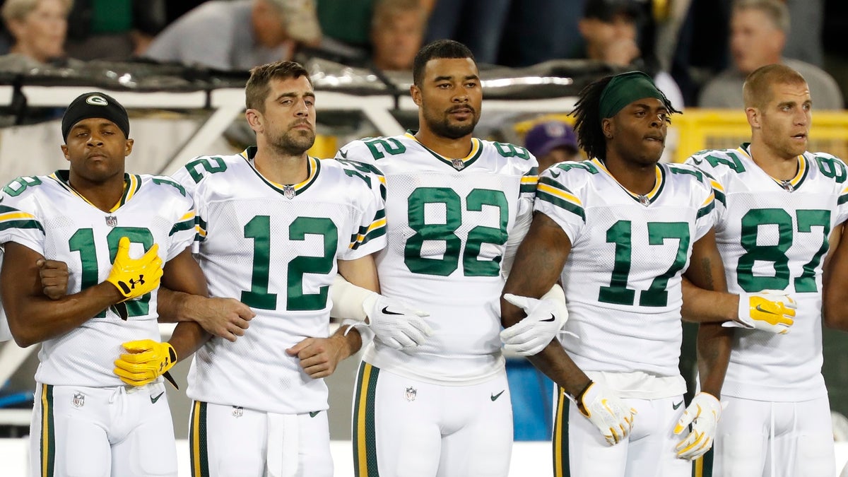 WATCH: Green Bay Packers and Chicago Bears unite during national anthem, NFL News