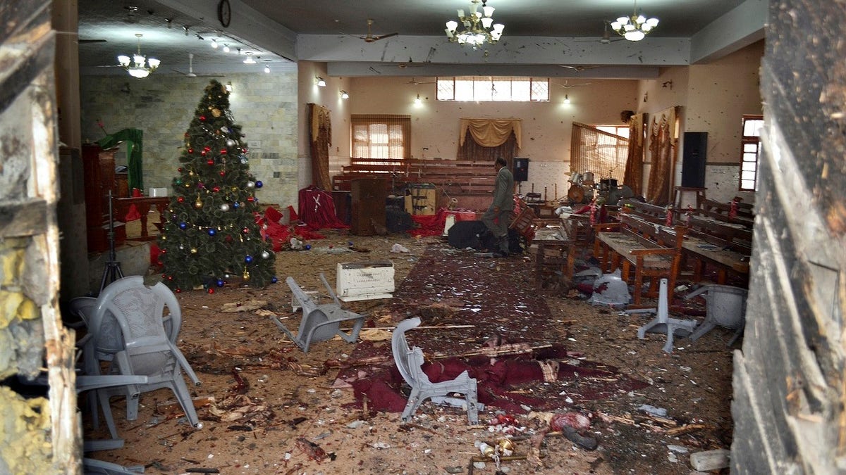pakistan suicide bombing church