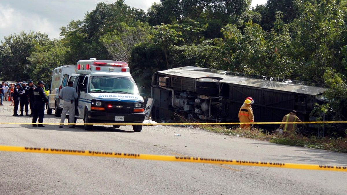 6f03ff73-mexico bus crash