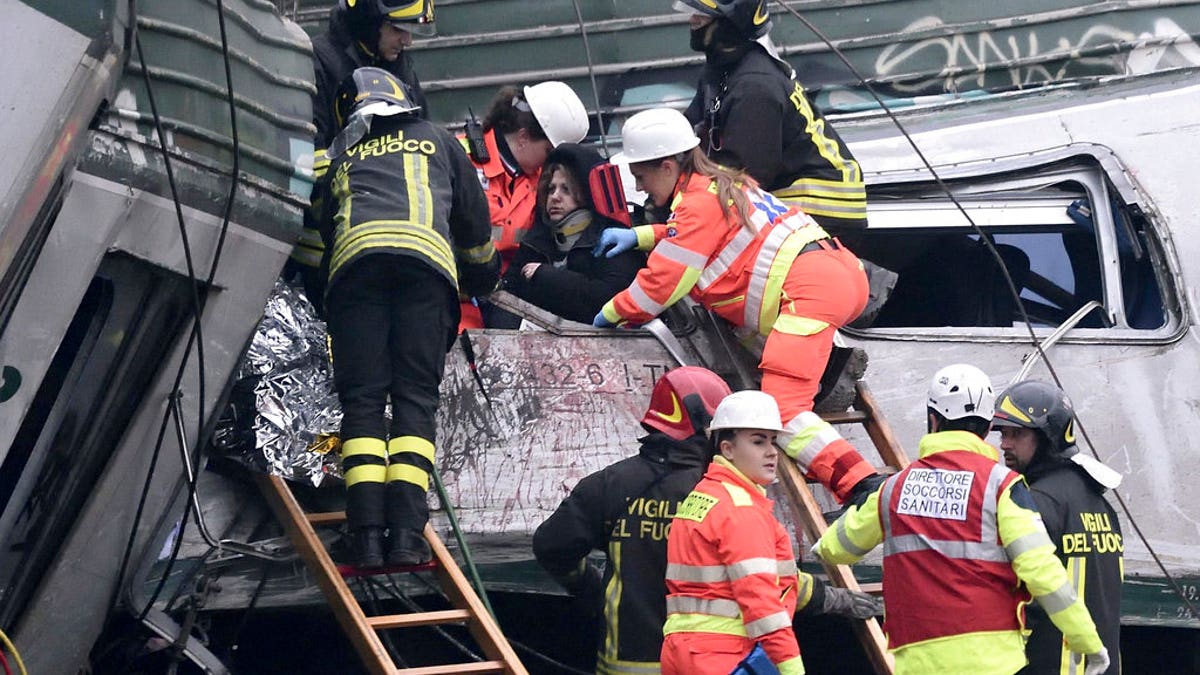 milan train derailment