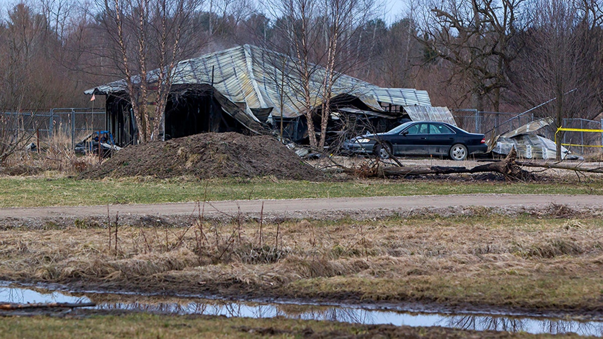 a7224c65-Michigan kennel fire