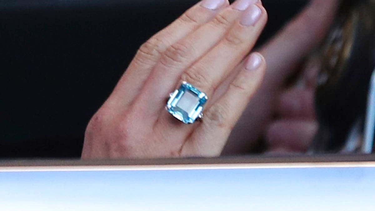 Princess diana deals meghan markle ring