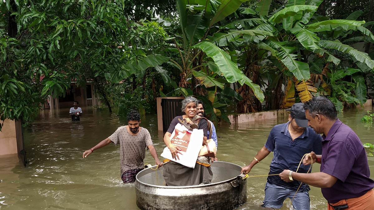 ce5e9754-india floods