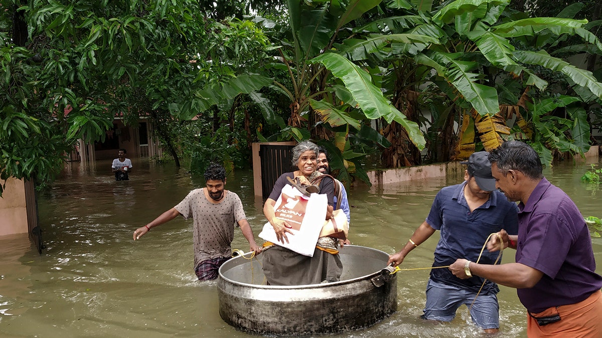 ce5e9754-india floods