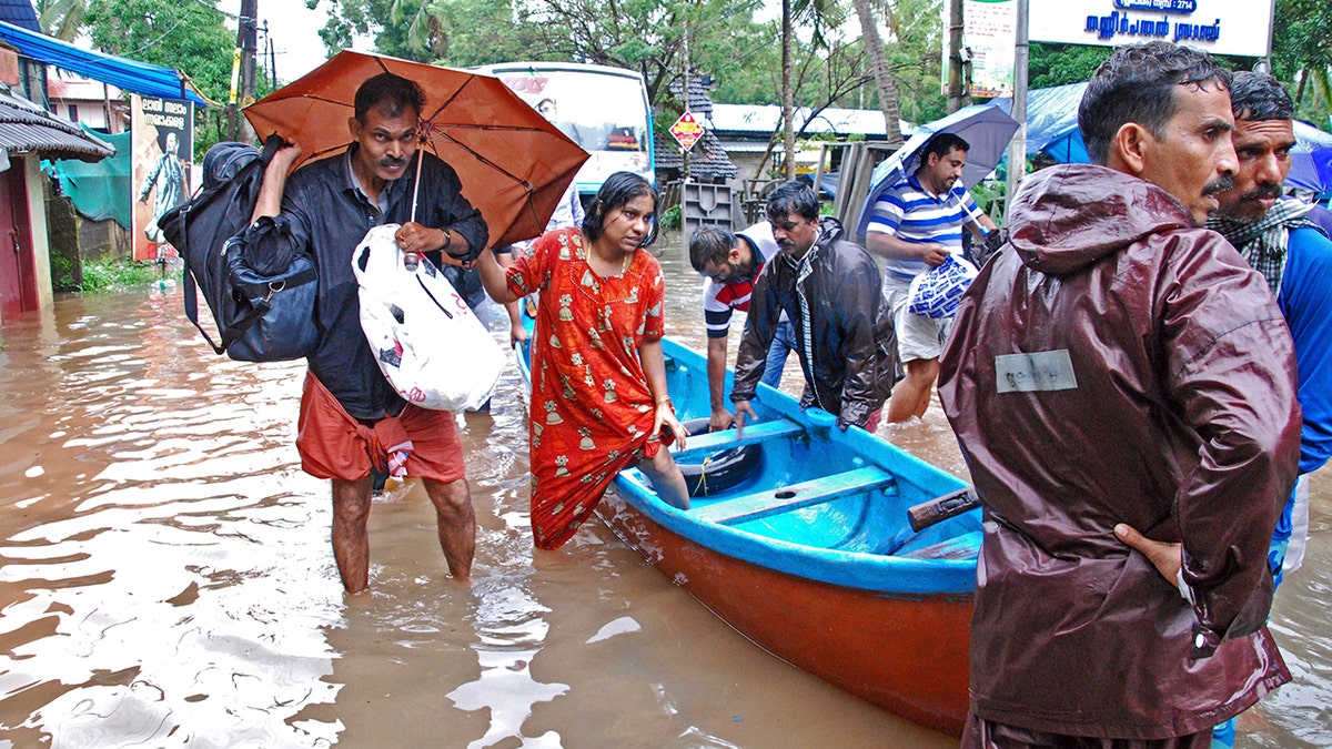 a09110f6-india floods