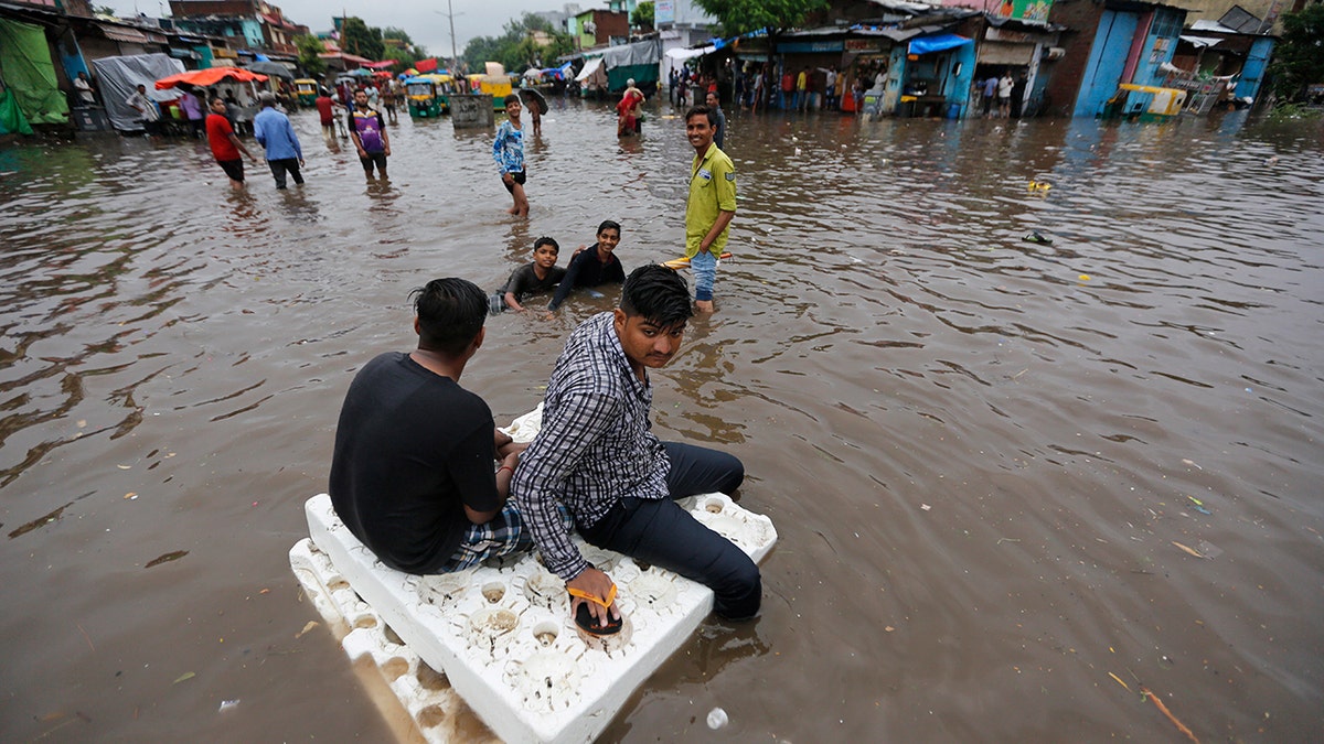 a6857f07-india floods