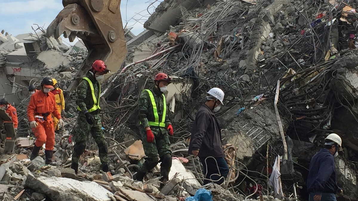 taiwan earthquake rubble 212