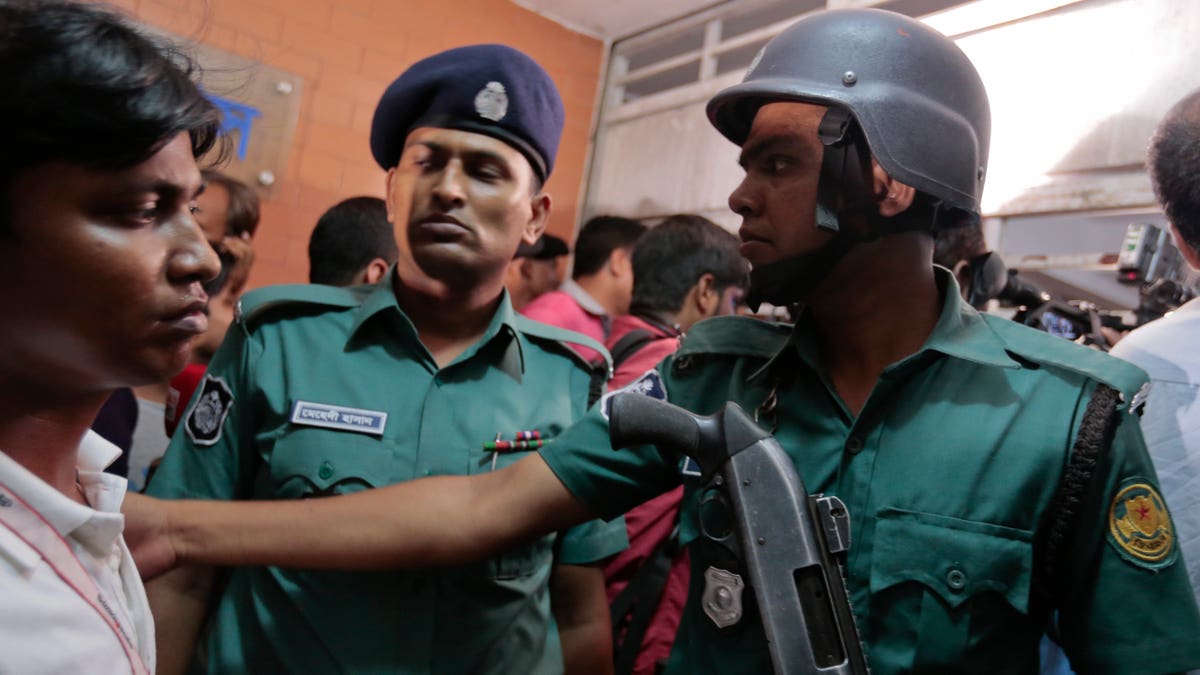 bangladesh stabbing 425