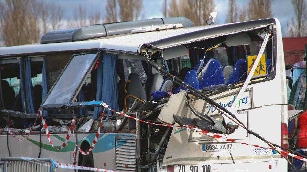 france bus crash 211