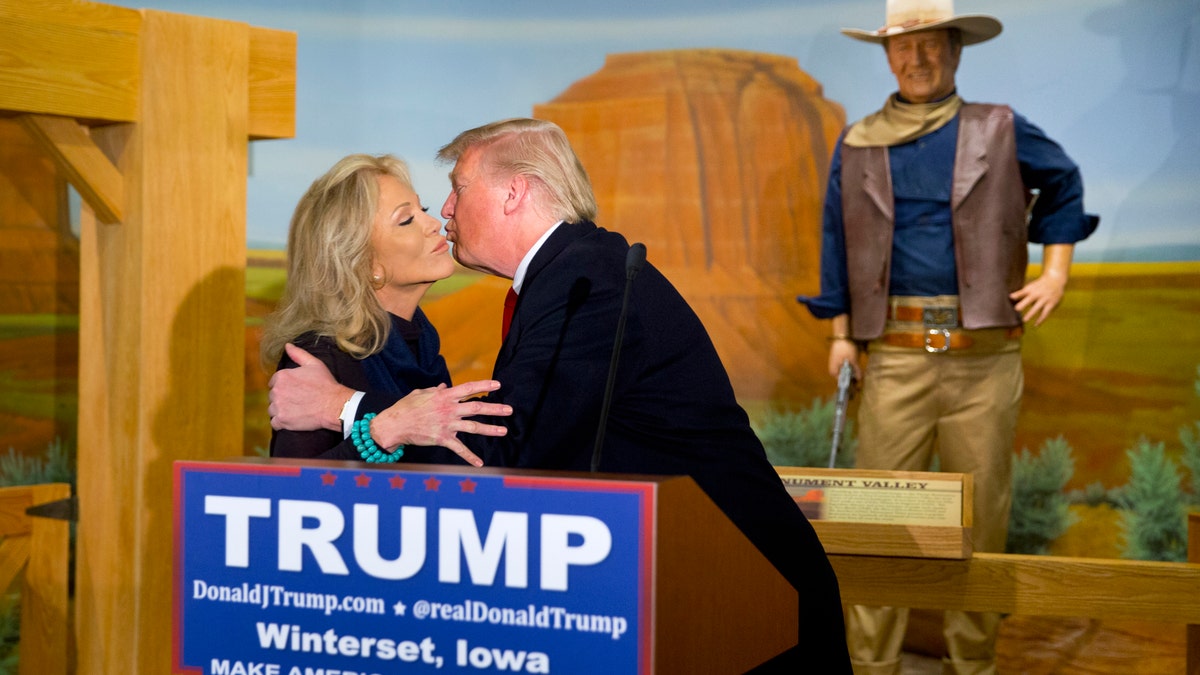 APTOPIX GOP 2016 Trum_Webe.jpg