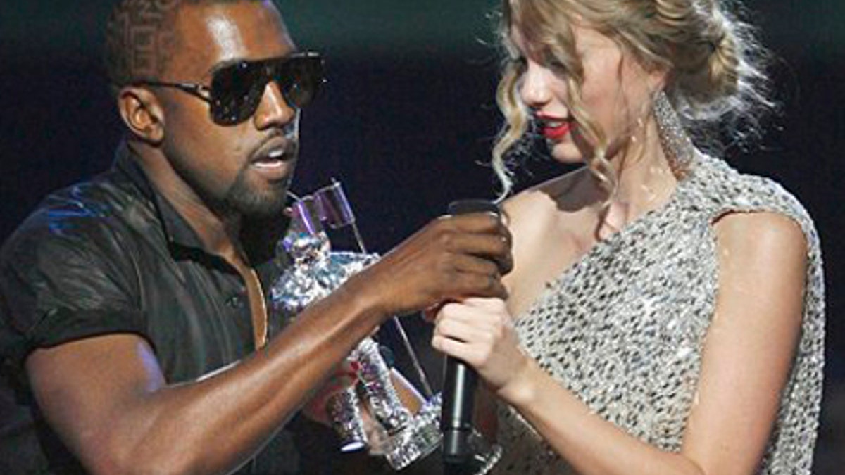 b2246979-APTOPIX MTV Video Music Awards Show