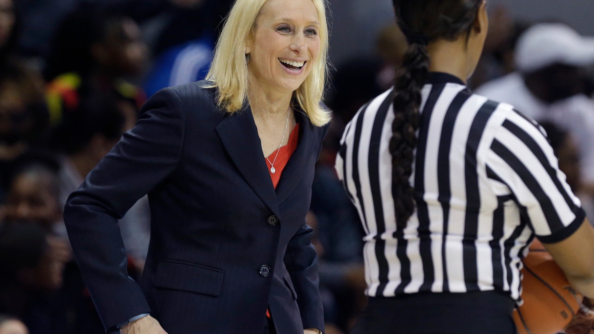 8c2f179b-UConn SMU Basketball