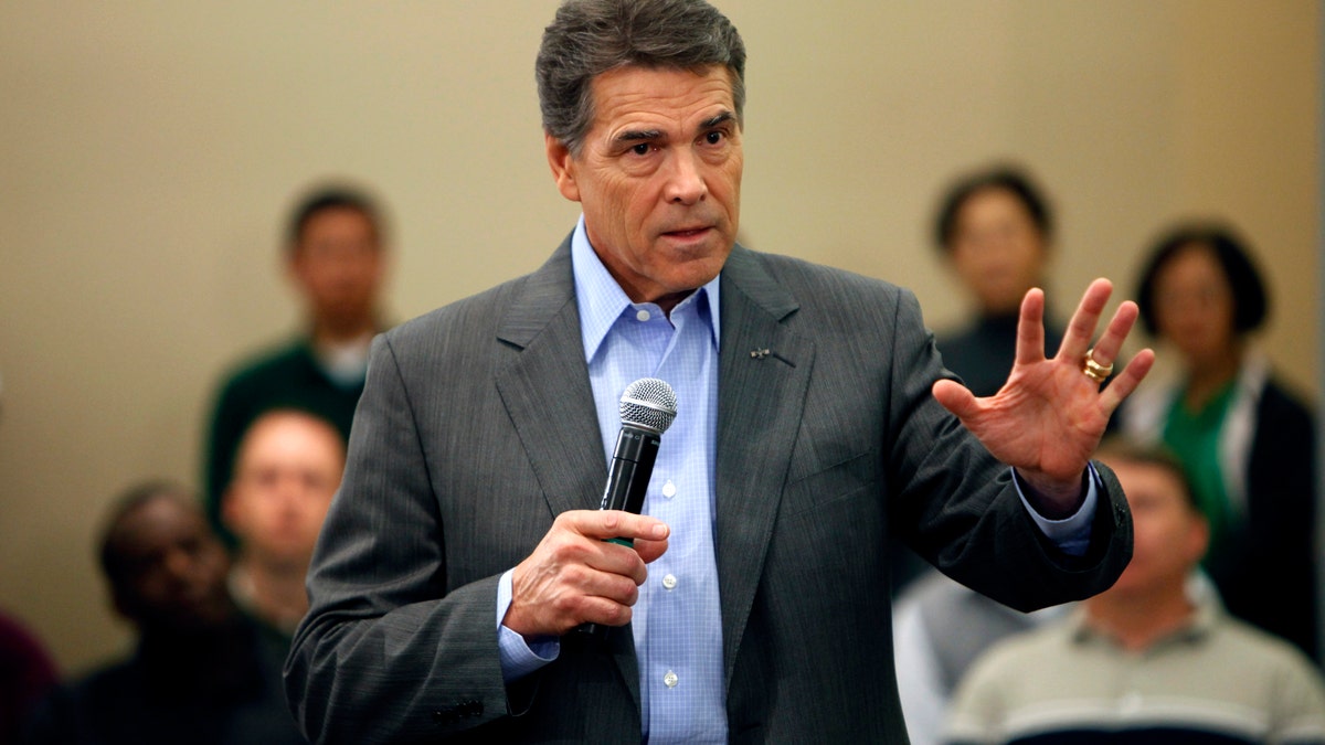 Perry mendukung visa kerja untuk tidak berdokumen