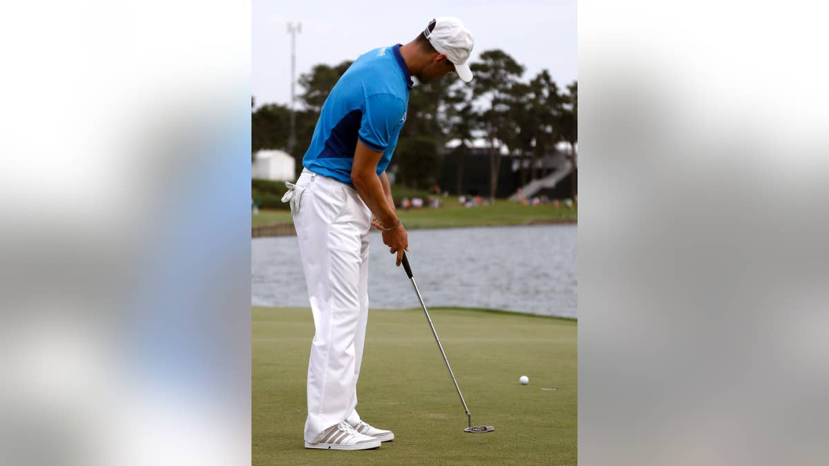 McIlroy terlihat bagus di posisi 9 belakang, tidak terlalu bagus di depan; jenis demam Ryder Cup yang salah