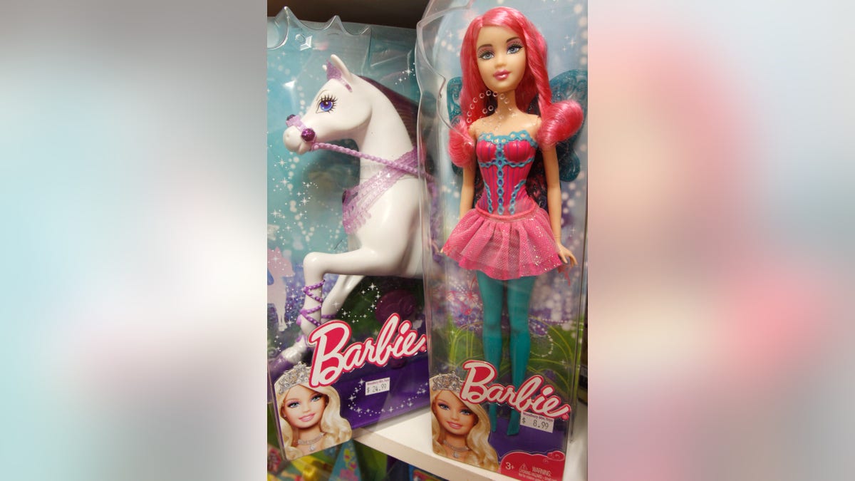 Frozen vs Barbie