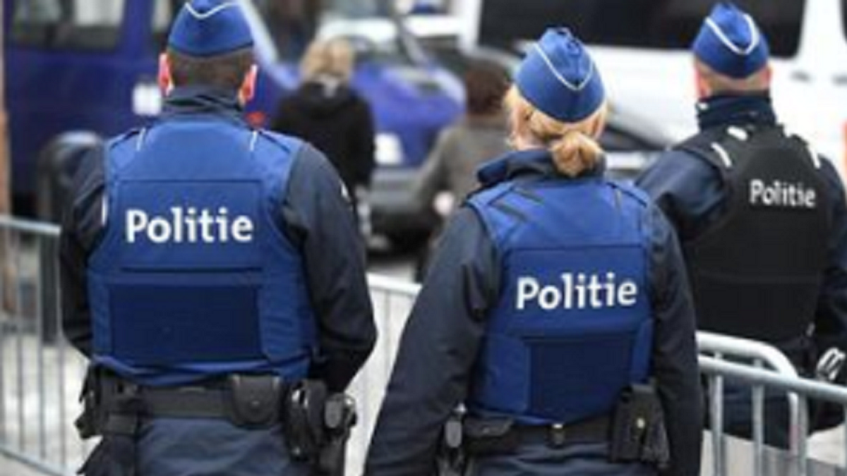 34272114-Belgian Police