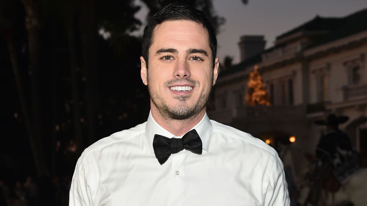 Bintang ‘Sarjana’ Ben Higgins ‘serius mempertimbangkan’ mencalonkan diri