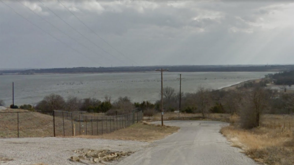 benBrook Lake