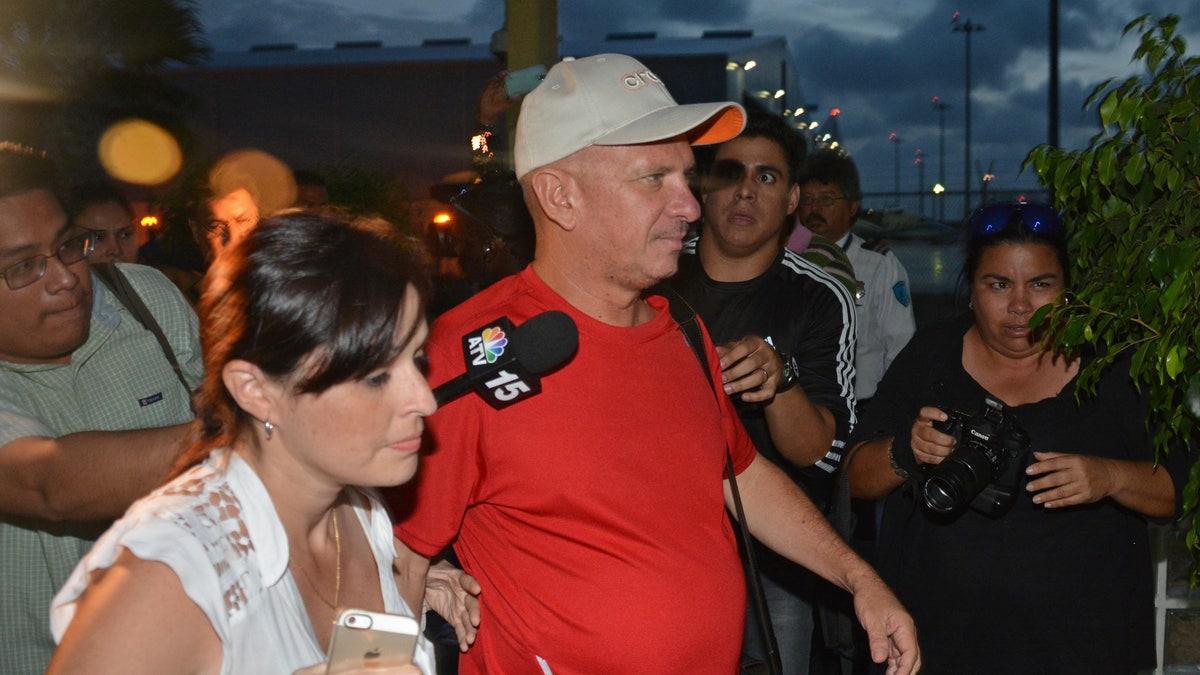 bf76e1c0-CORRECTION Aruba Venezuela Official Detained