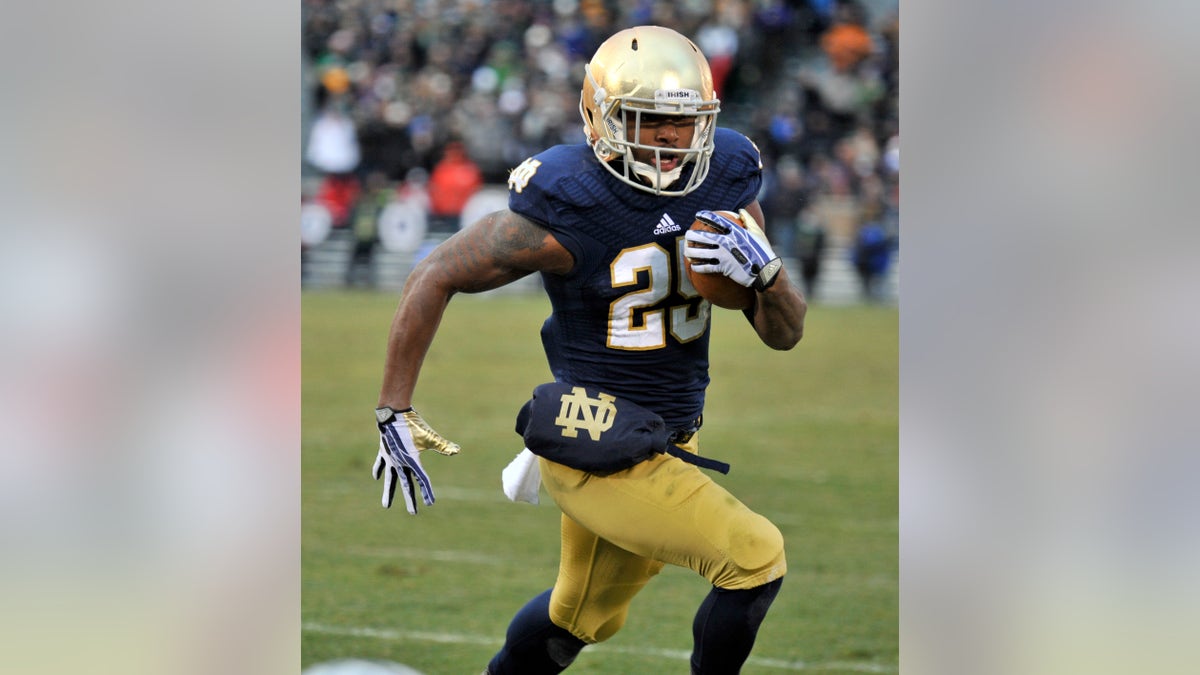 TIDAK.  25 Notre Dame, No.  8 Stanford sangat akrab satu sama lain