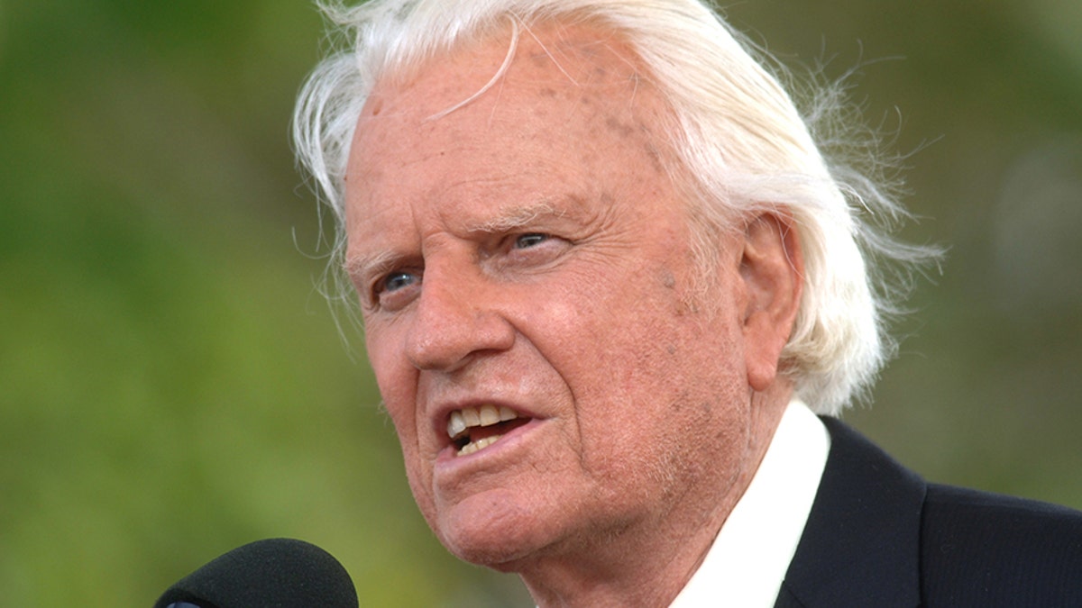 93fe653a-billy graham_ap1