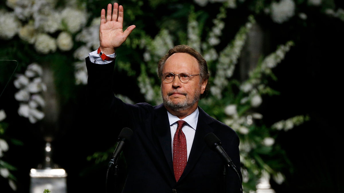 Actor Billy Crystal speaks at a memorial service for the late boxer Muhammad Ali in Louisville, Kentucky, U.S., June 10, 2016. REUTERS/Lucas Jackson - RTSH0FV