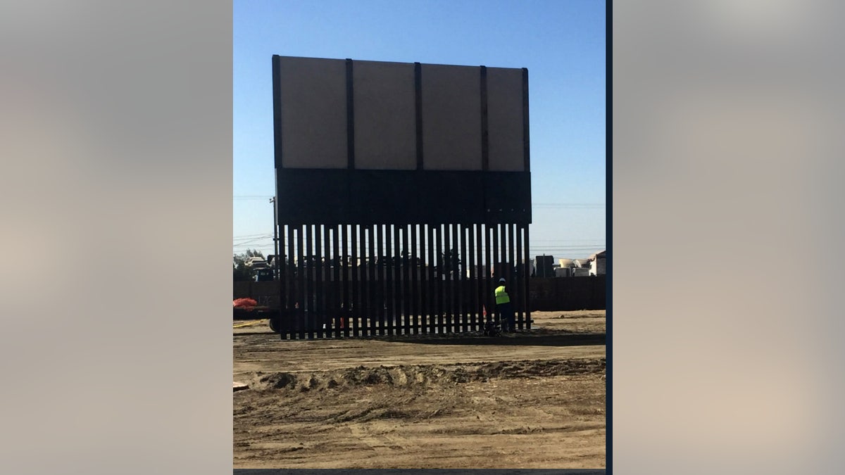 609681cf-border wall