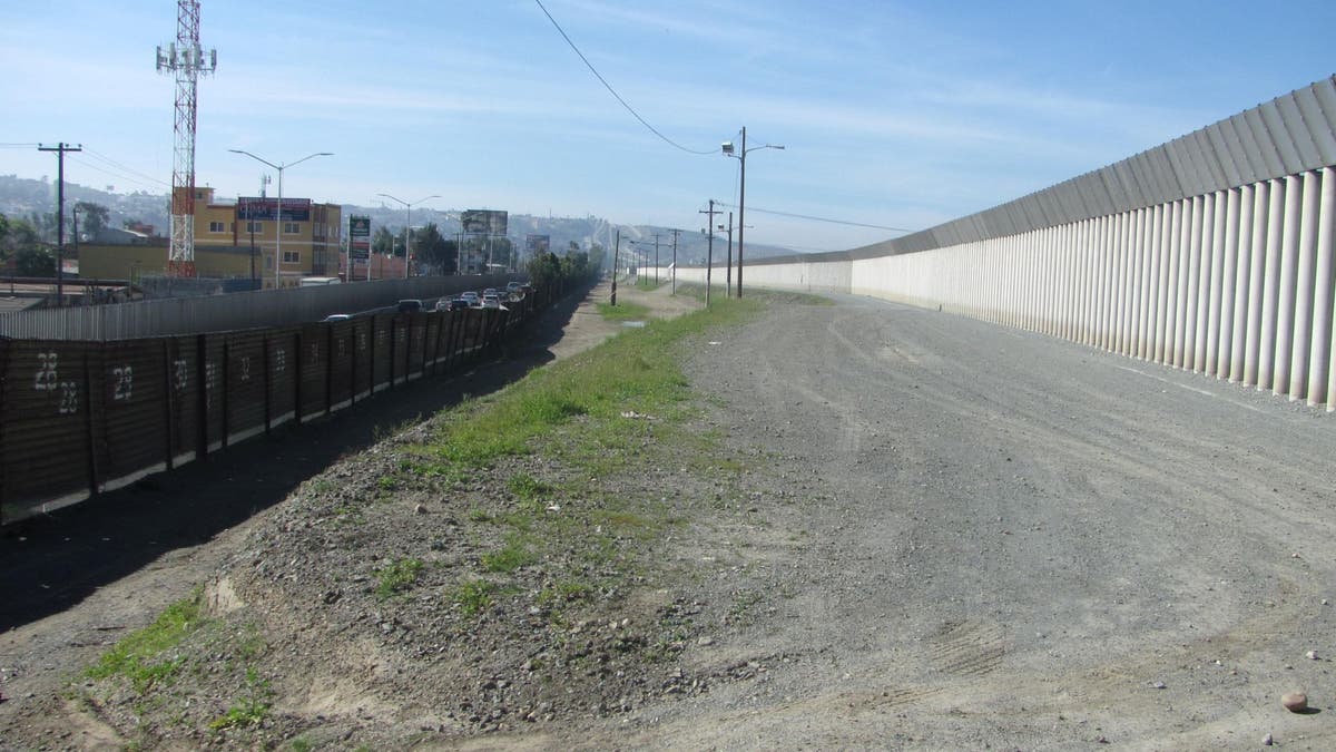 border wall kolb 2