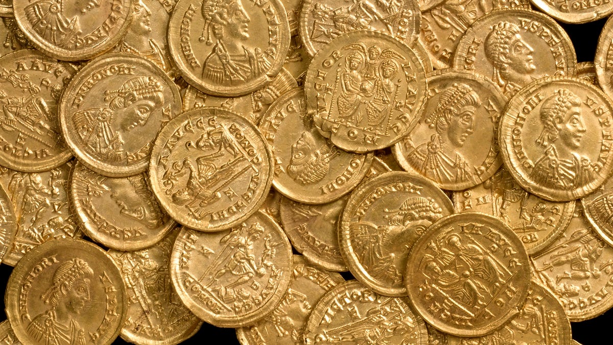 9767b177-Britain Gold Coins