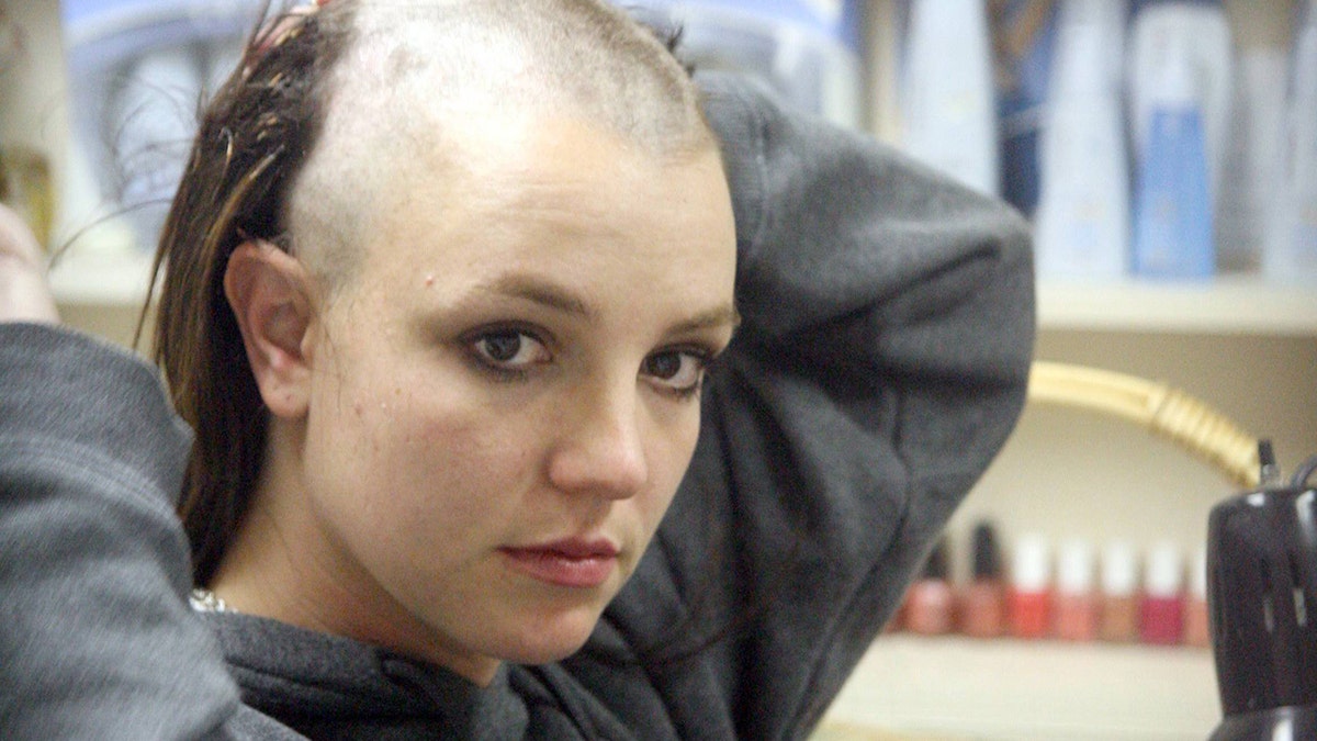 britney spears shaved head x17