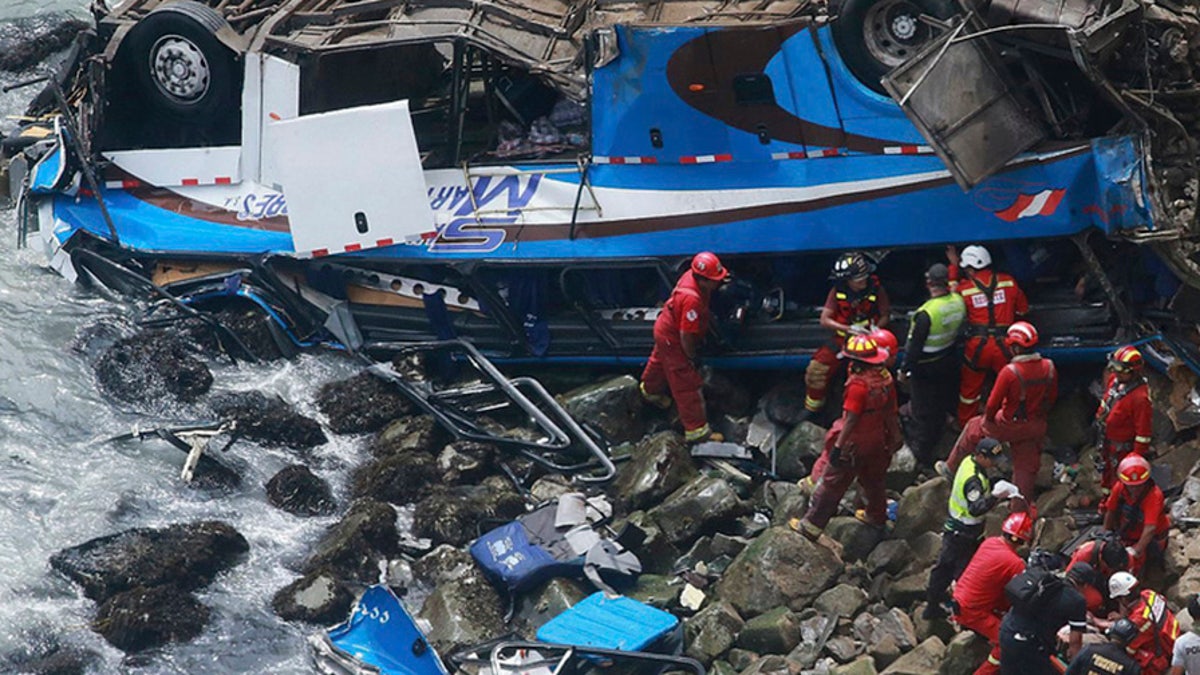 peru bus crash 2