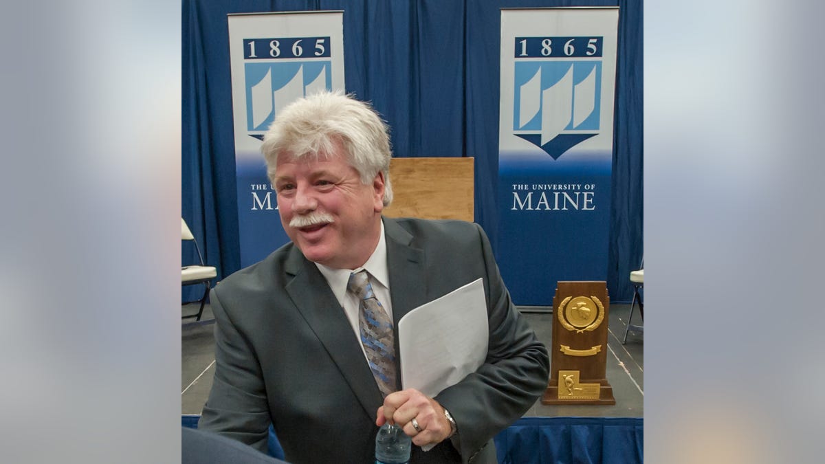 ff12983f-Maine Hockey Coach