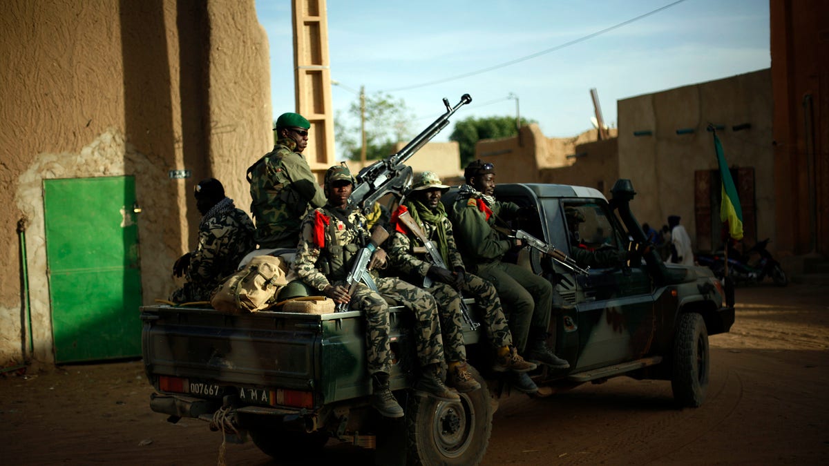 7d4c1a11-Mali Fighting