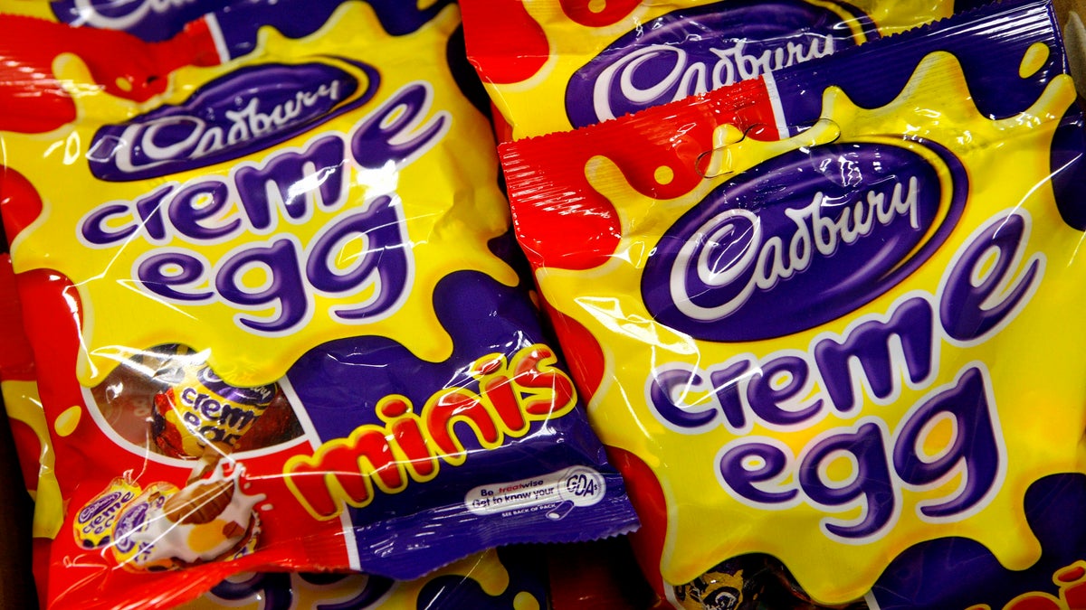 Cadbury's creme eggs minis packages are seen in a London supermarket February 10, 2007. British confectionary group Cadbury Schweppes said on Saturday it was withdrawing a number of Easter chocolate products because they did not have the correct nut allergy labelling. REUTERS/Alessia Pierdomenico (BRITAIN) - RTR1M7UF