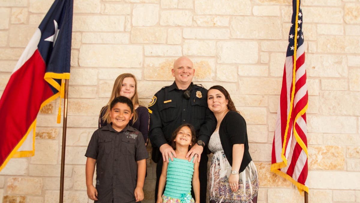 Texas Police Officer Wife Plead For Bone Marrow Donor For Daughter With Rare Condition Fox News