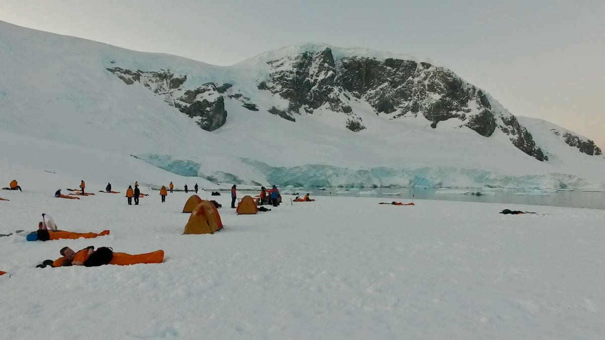 antarctica campsite lea murr 8