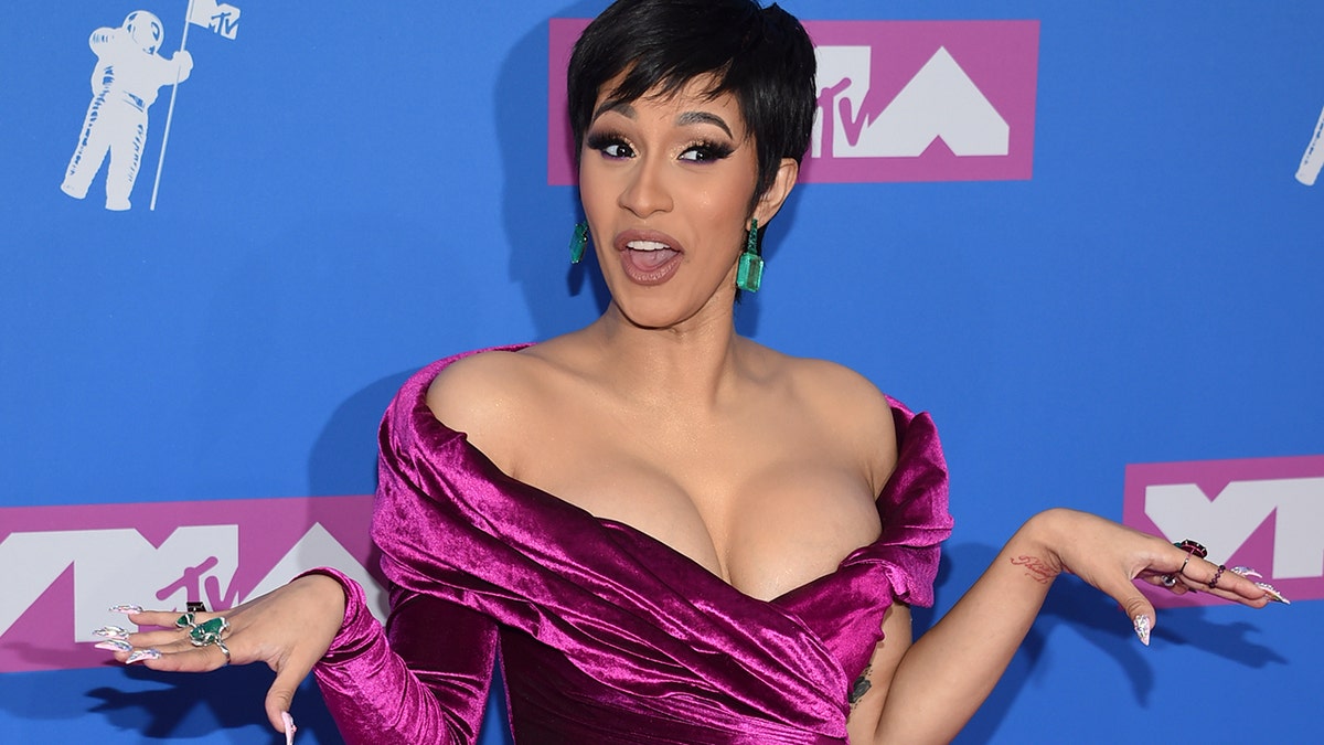 cardi b vmas 2018 ap